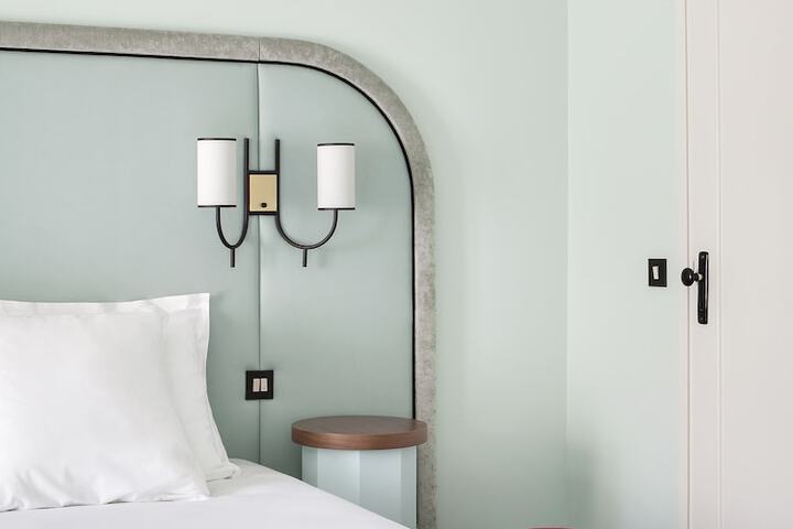Room 34 of 50