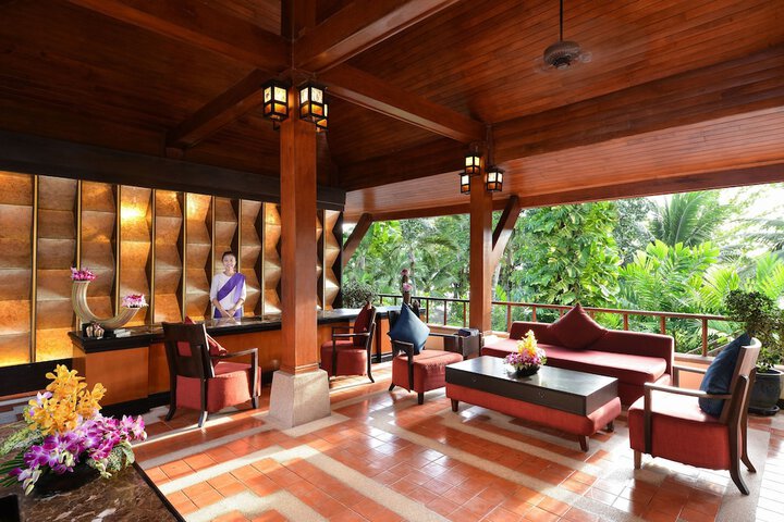Entrance & Lobby