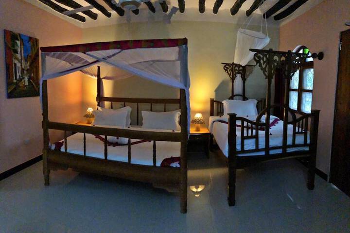 Room 21 of 27