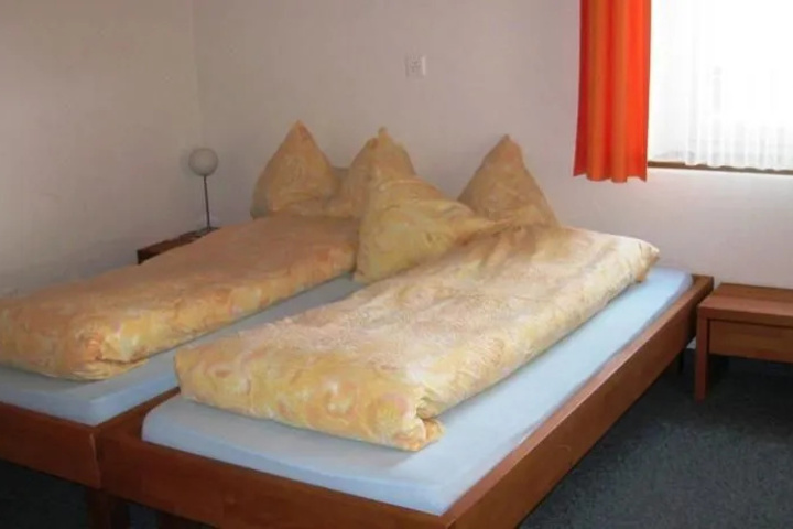 Room 2 of 14