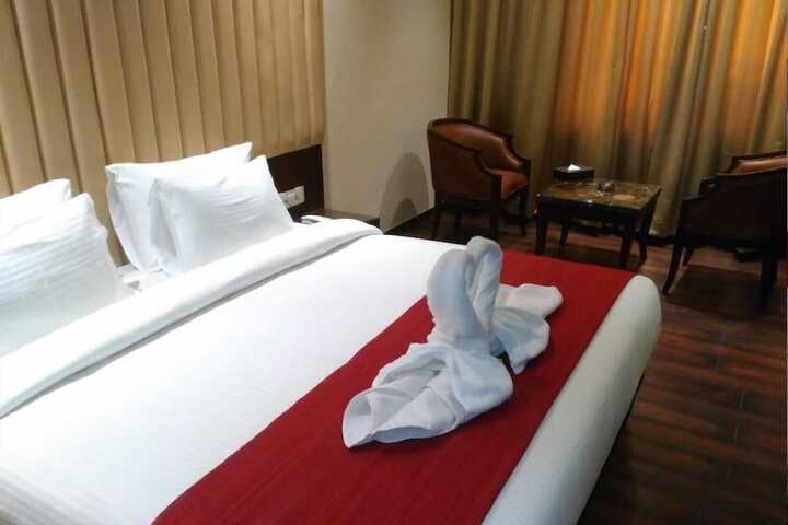 Room 2 of 8