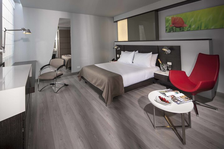 Room 3 of 36