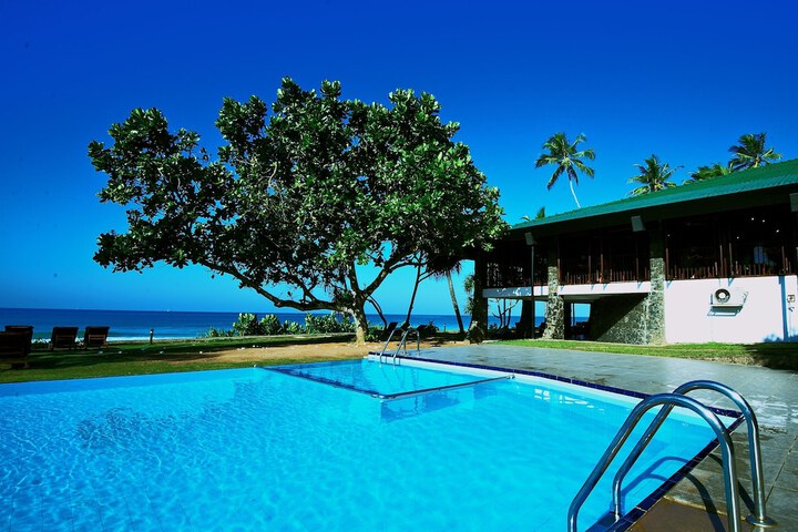 Pool Hotel