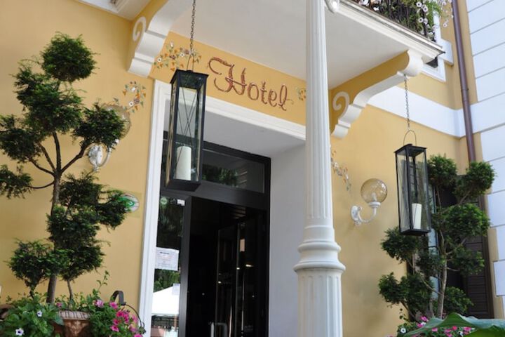 Hotel 44 of 49