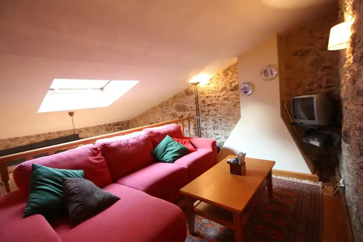 House - 5 Bedrooms - 107654