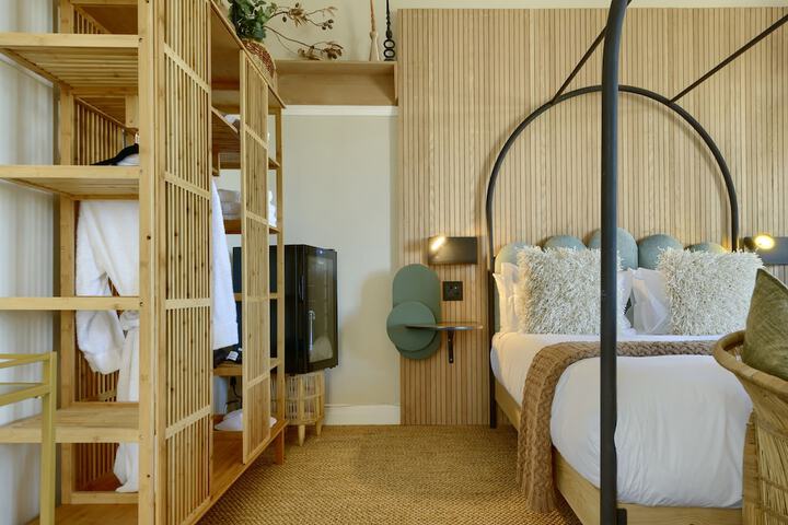 Room 7 of 27