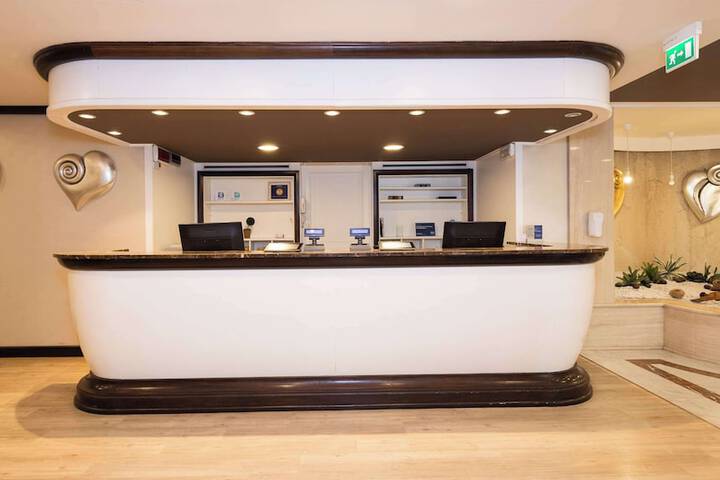 Guest Lobby