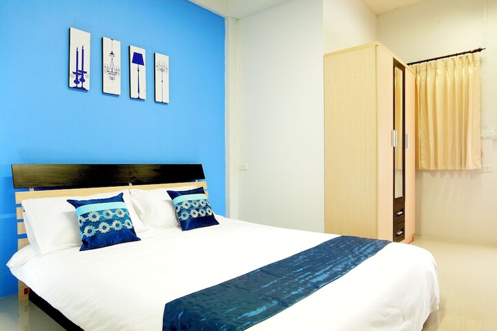 Room 13 of 60