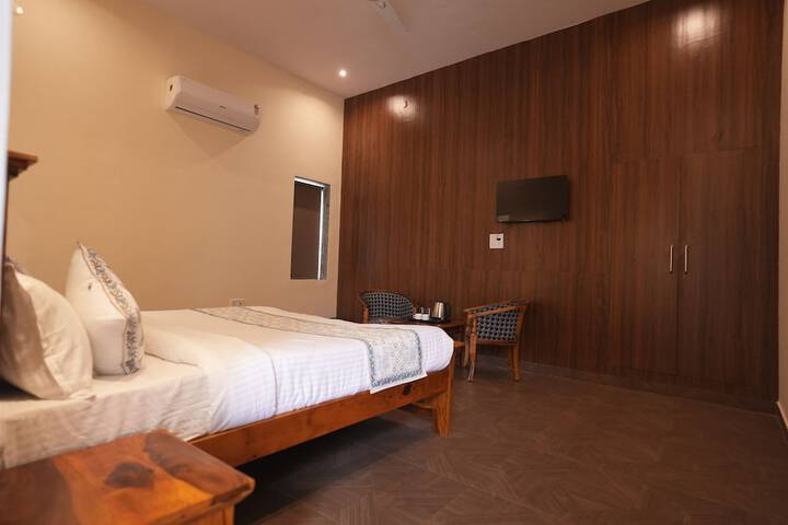 Room 4 of 11