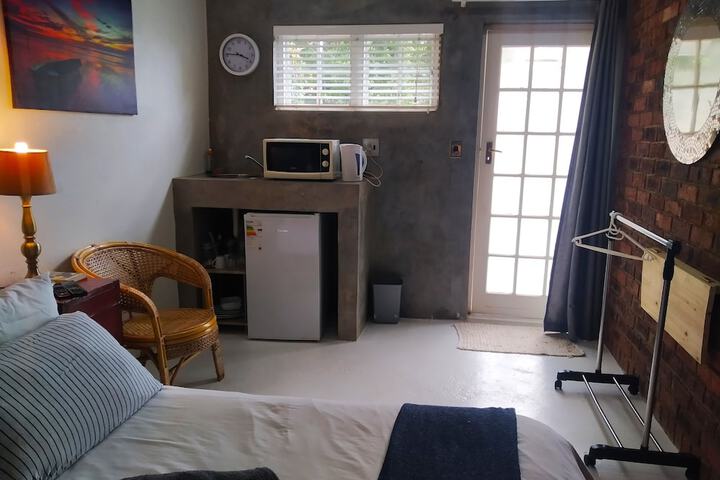 Room 8 of 16