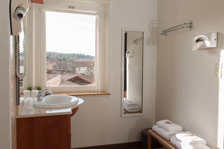 Room 15 of 31