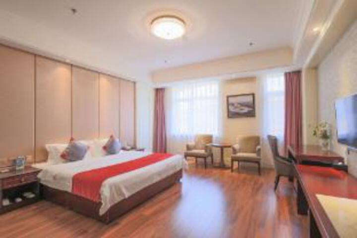 Room 5 of 7
