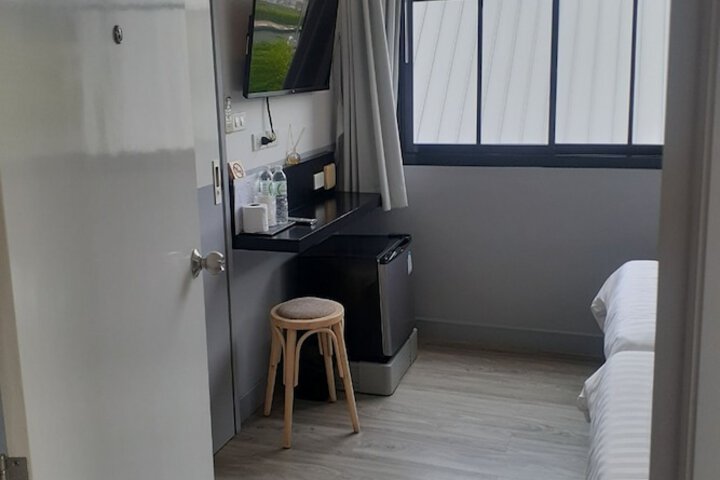 Room 42 of 117