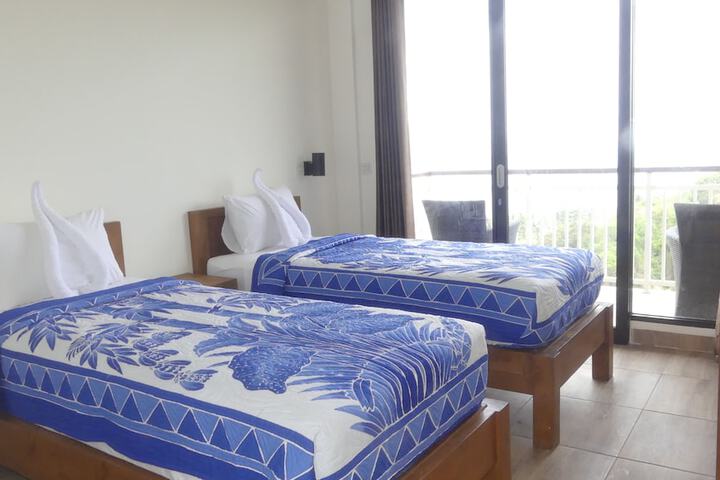 Room 6 of 28