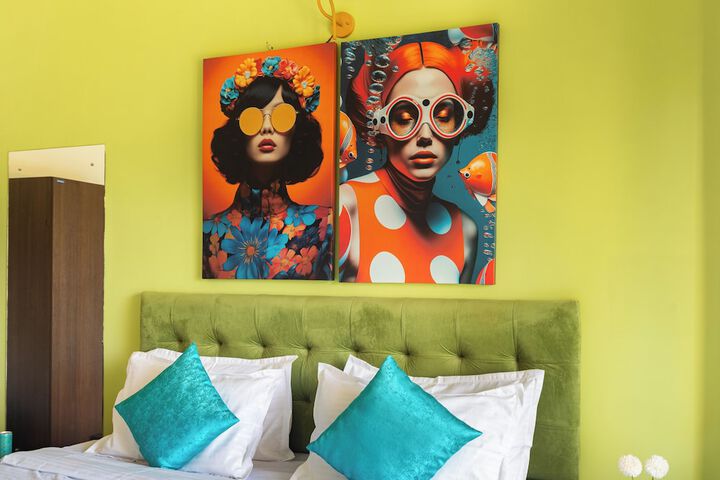 Room 29 of 682