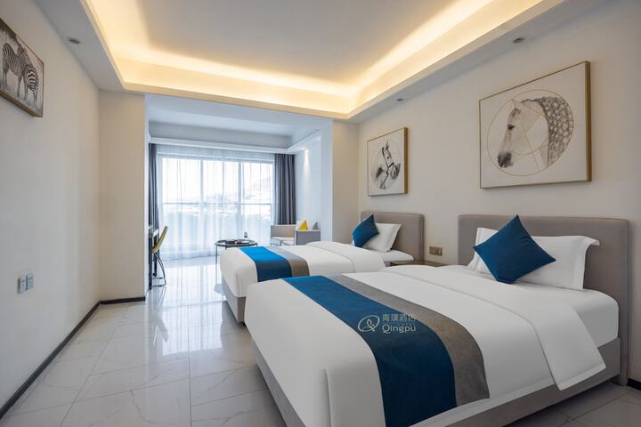 Room 2 of 82