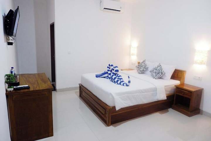 Room 9 of 42