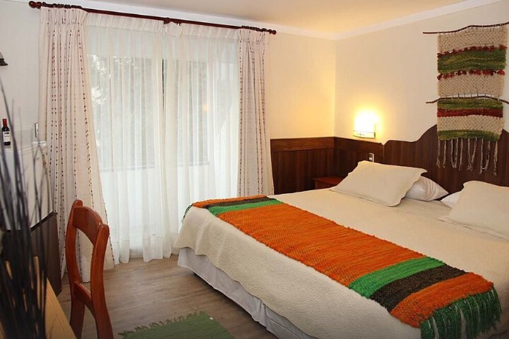 Room 2 of 34