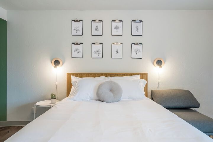 Room 1 of 20