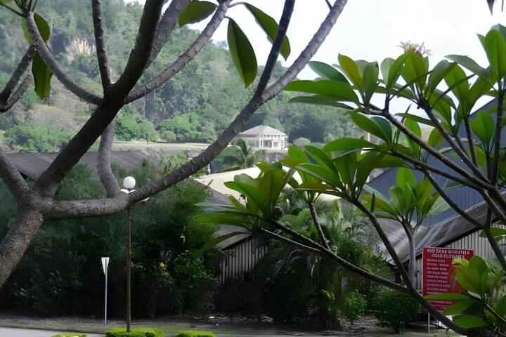 Tong Chee House