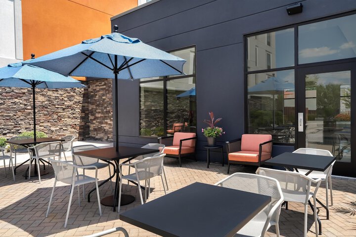 Terrace/Patio 36 of 38