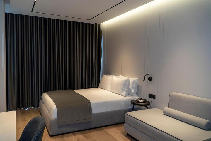 Room 5 of 34
