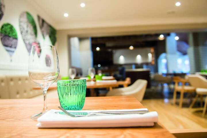 Dining 52 of 80