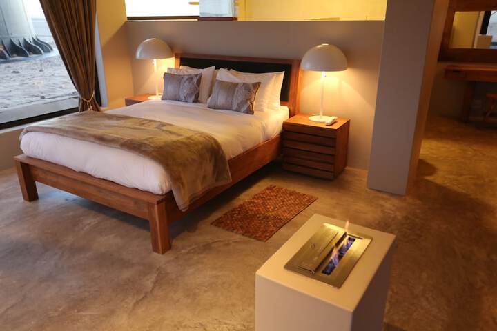 Room 9 of 40