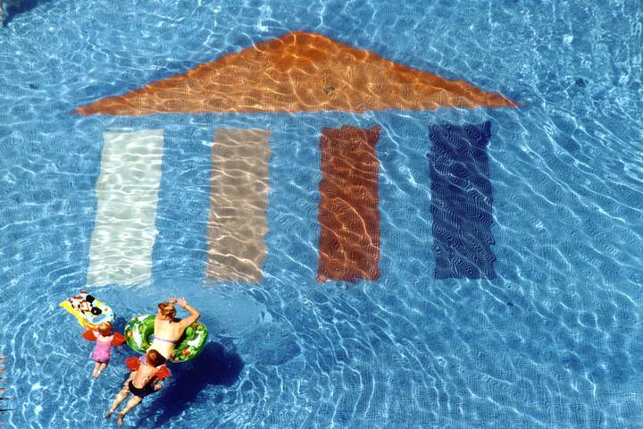 Pool Hotel