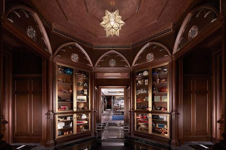 Entrance & Lobby