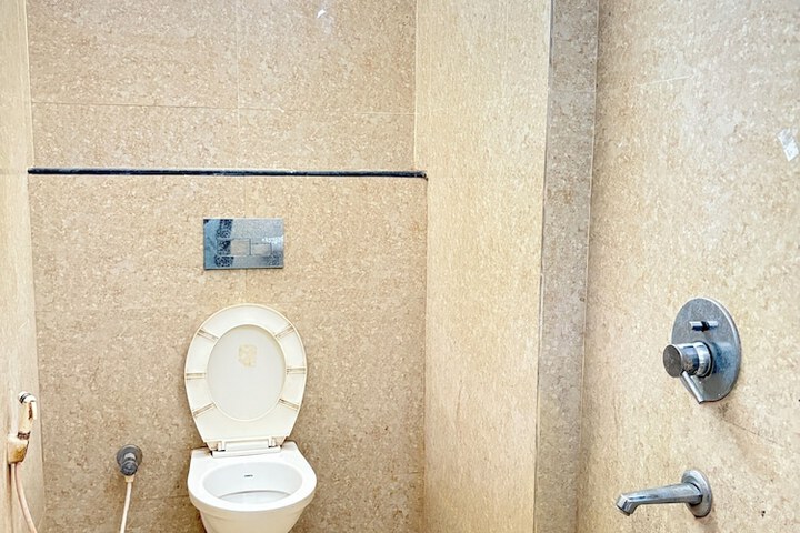 Room 51 of 63