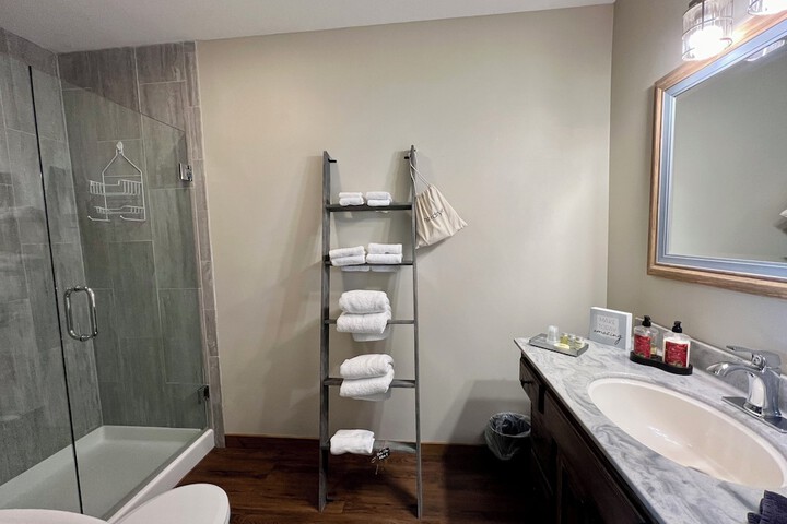 Room 18 of 28