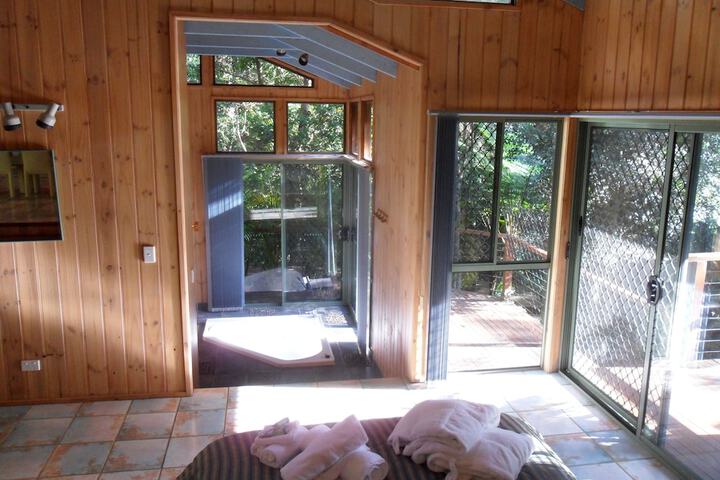 Room 4 of 66