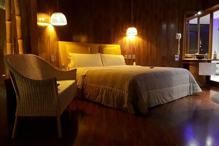 Room 13 of 39