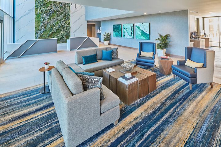 Lobby lounge