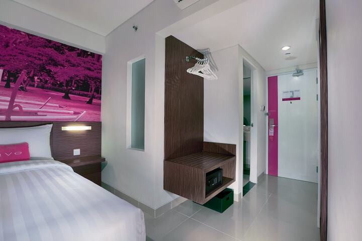 Room 5 of 25