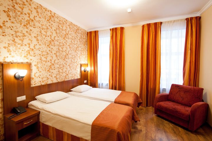 Room 7 of 121