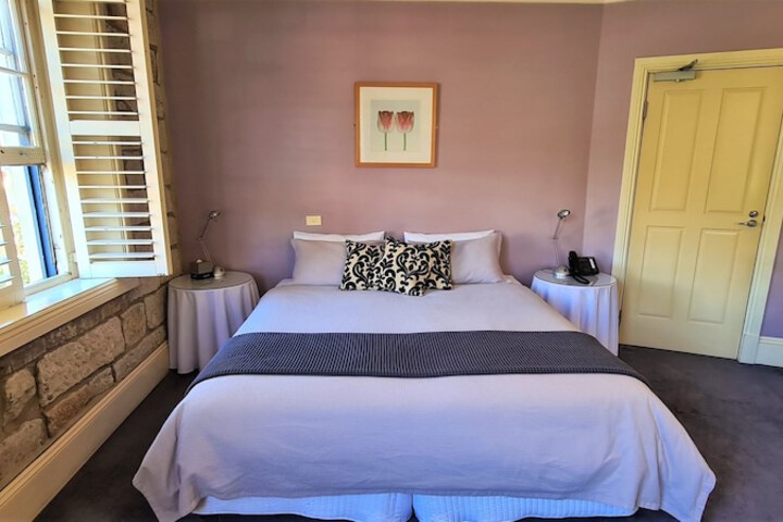 Room 11 of 49