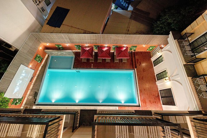Pool 39 of 70