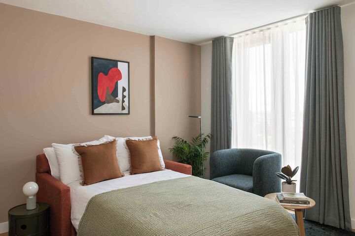 Room 4 of 37