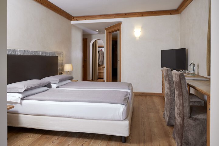 Room 30 of 73