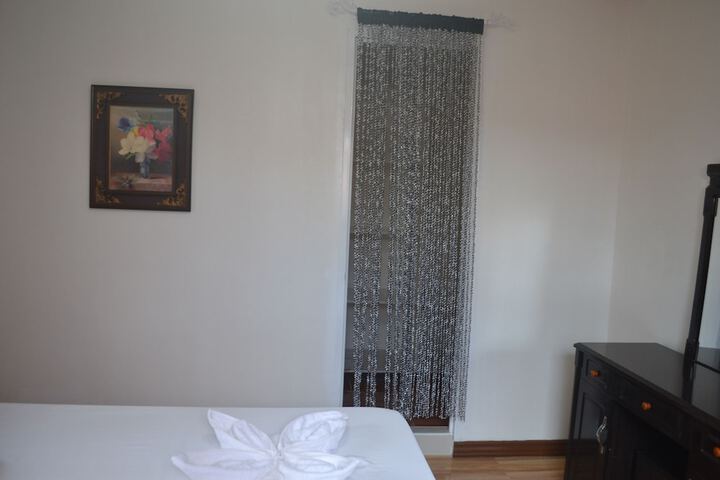 Room 9 of 141