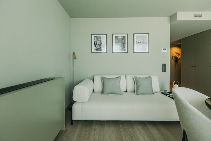 Room 56 of 145
