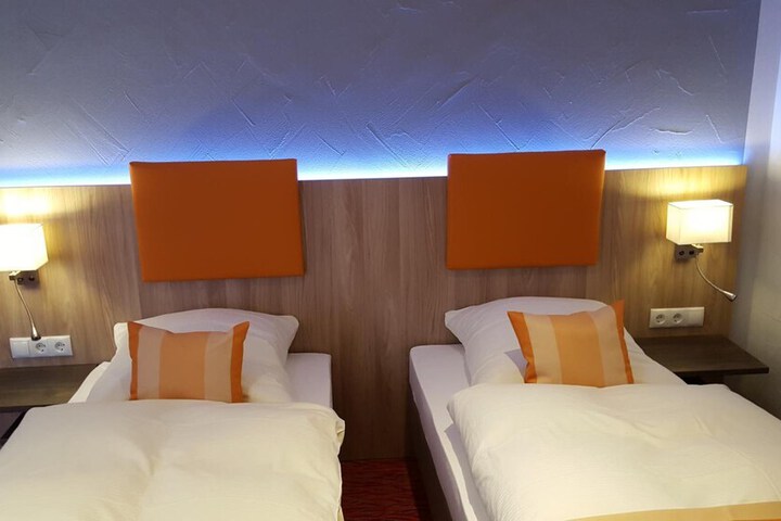 Room 8 of 61
