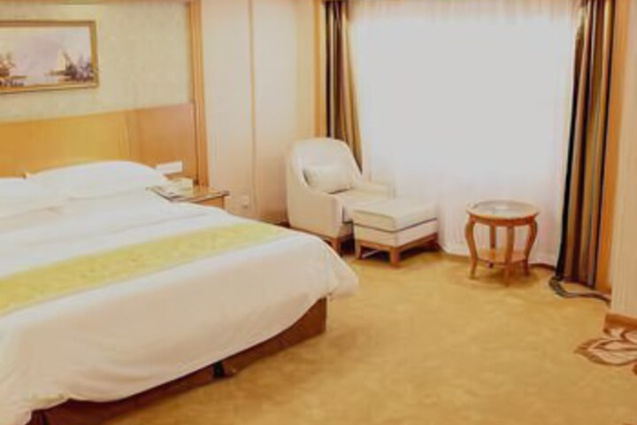 Room 10 of 22