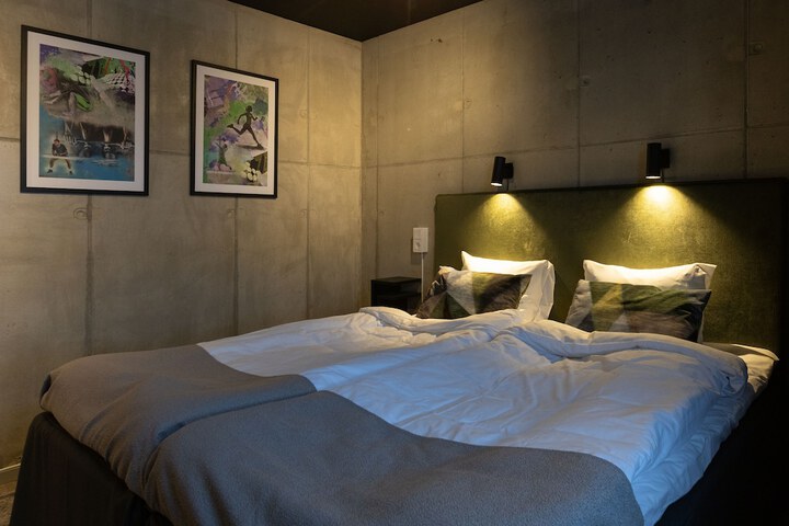 Room 2 of 22