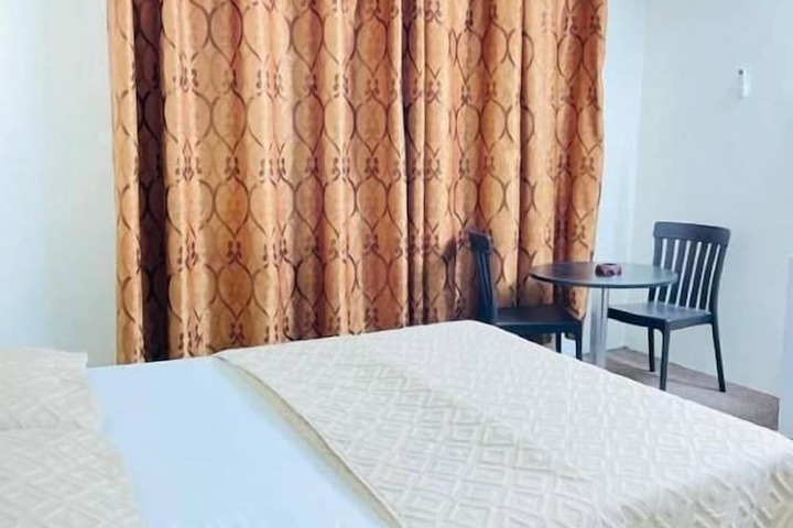 Room 17 of 34