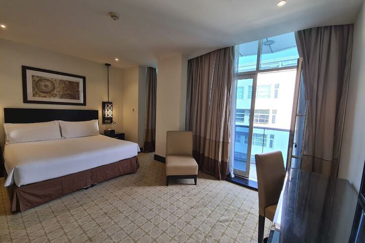 Room 71 of 211
