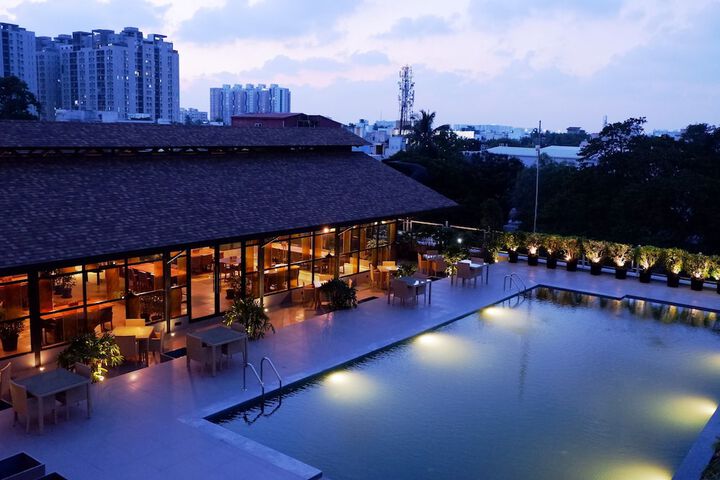 Hotel Pool