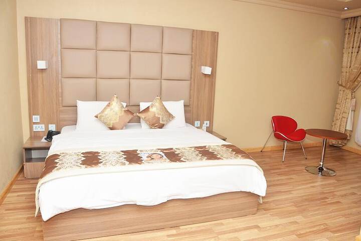 Room 5 of 21